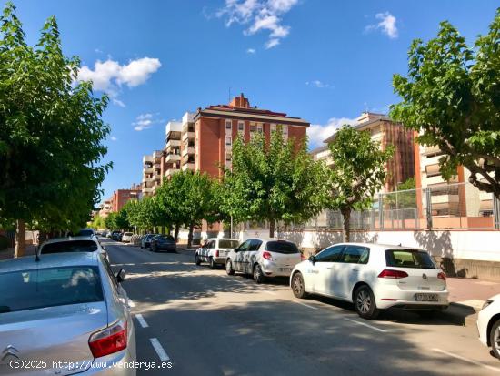 OPORTUNIDAD UNICA!! PLAZA DE APARCAMIENTO EN VENTA!! - BARCELONA