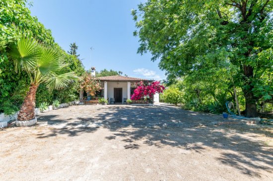 Finca en venta en Estepona (Málaga)