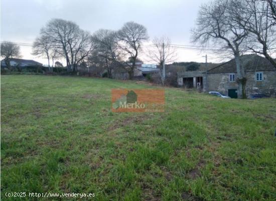 SE VENDE FINCA EDIFICABLE  EN CALDE - LUGO