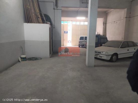  SE VENDE LOCAL COMERCIAL CON VADO EN RONDA MERCEDES - LUGO 