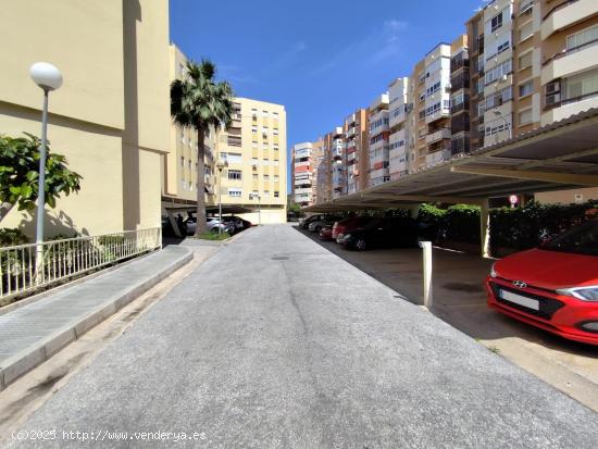 Plaza de aparcamiento muy bien ubicada en c. Río Bergantes. - MALAGA