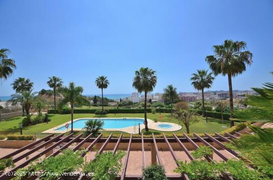 Ático dúplex con vistas al mar y a la montaña - MALAGA