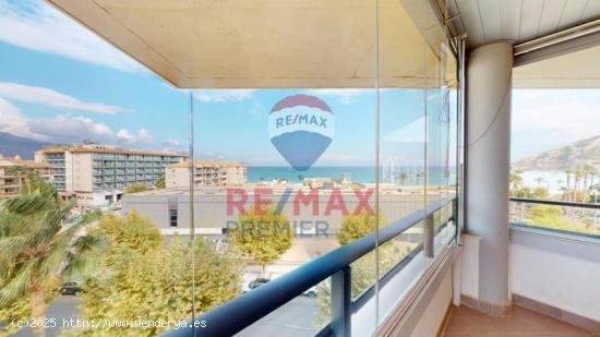 Paquete de 3 áticos con vistas despejadas al mar, y un local comercial - ALICANTE