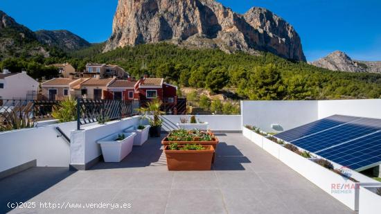 Nueva villa de 2 domitorios y 2 baños con magníficas vistas al mar en Polop Hills! - ALICANTE