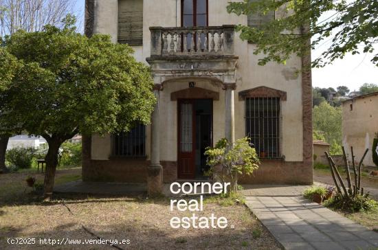 ¡Magnífica casa colonial, única en la zona! - BARCELONA