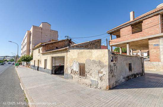  Oportunidad de compra....  Casa a reacondicionar en Cobatillas... 144 m² Suelo. - MURCIA 