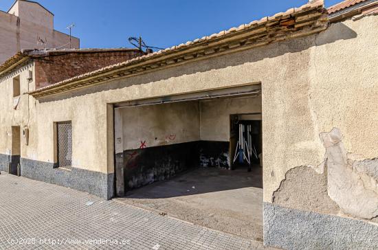 Oportunidad de compra....  Casa a reacondicionar en Cobatillas... 144 m² Suelo. - MURCIA