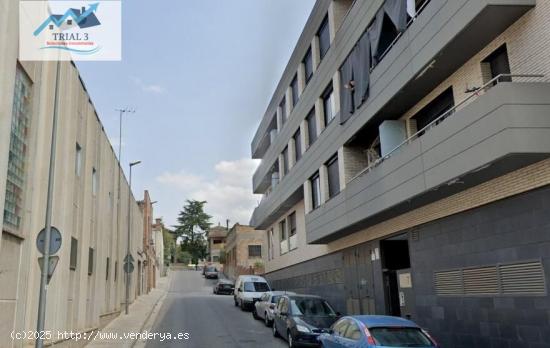 Venta piso + 2 garajes en Igualada (Barcelona) - BARCELONA