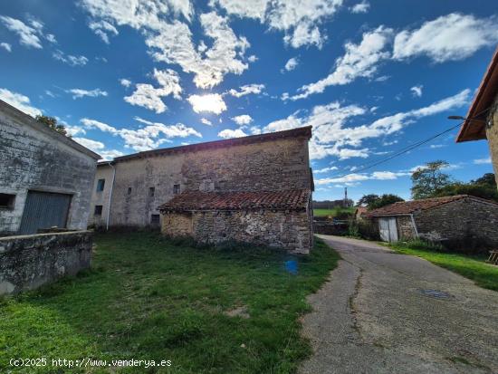 CASA EN VENTA EN MERINDAD DE MONTIJA - BURGOS