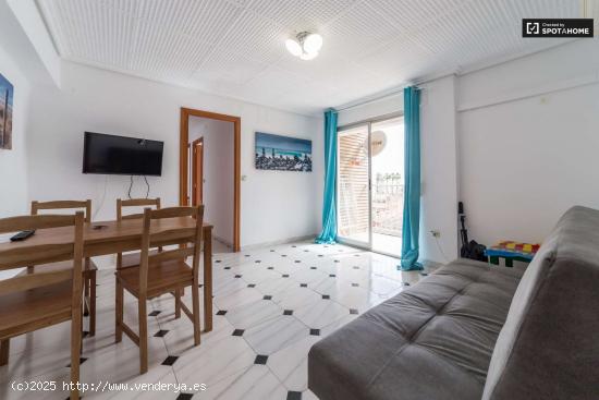  Luminoso apartamento de 3 dormitorios en alquiler en Poblats Marítims - VALENCIA 