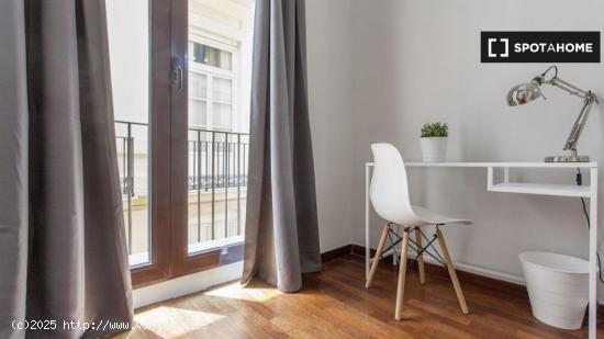 Encantadora y única habitación doble en Valencia - VALENCIA