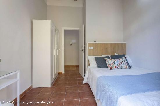  Preciosa y luminosa habitación con balcón en el Carmen Valencia - VALENCIA 