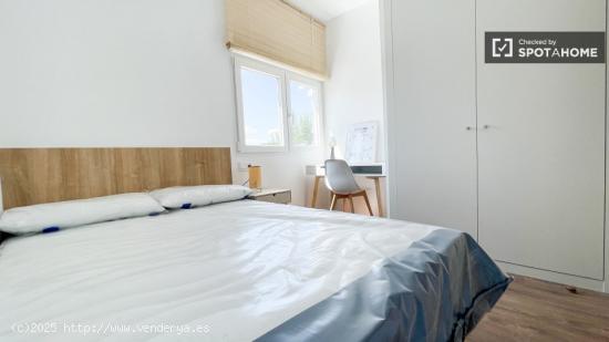 Alquiler de habitaciones en apartamento de 8 dormitorios en Vista Alegre - MADRID