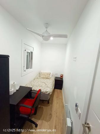  Habitación en piso compartido en L'Hospitalet de Llobregat. - BARCELONA 