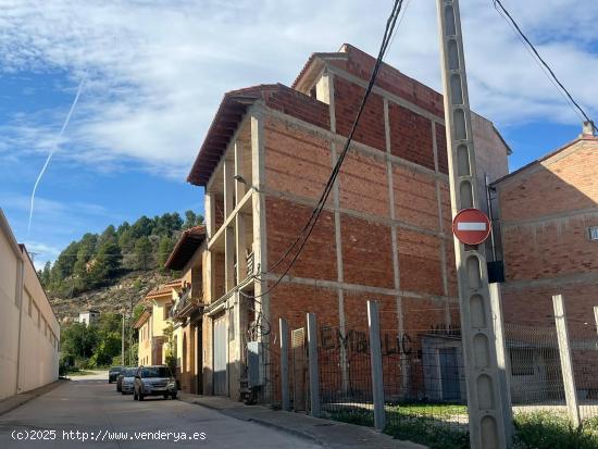 Edificio de viviendas en construcción - TERUEL