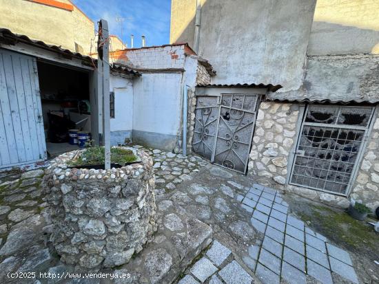 CASA CON PATIO Y BODEGA EN PLENO CENTRO DE TORDESILLAS - VALLADOLID