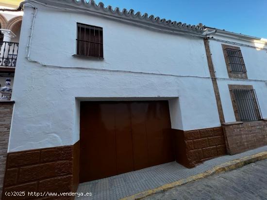 CASA PARA REFORMAR EN LA LOCALIDAD DE GUILLENA, SEVILLA. - SEVILLA