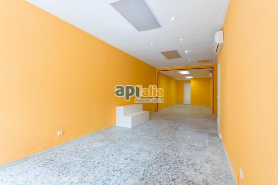 LOCAL COMERCIAL en calle de mucho paso de gentes - BARCELONA