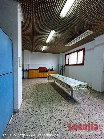 Local comercial en bajos en Santander, 72m²