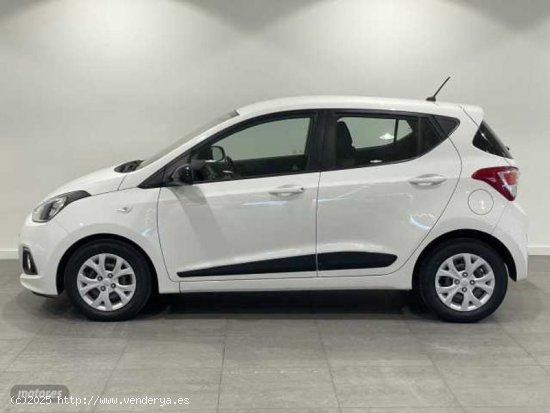 Hyundai i10 1.2 Black Line de 2015 con 96.000 Km por 8.900 EUR. en Barcelona