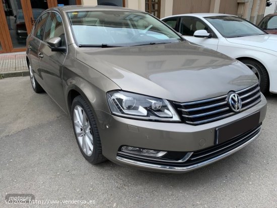 Volkswagen Passat 2.0 tdi bluemotion 143cv 6 velocidades highline de 2012 con 240.307 Km por 11.800 