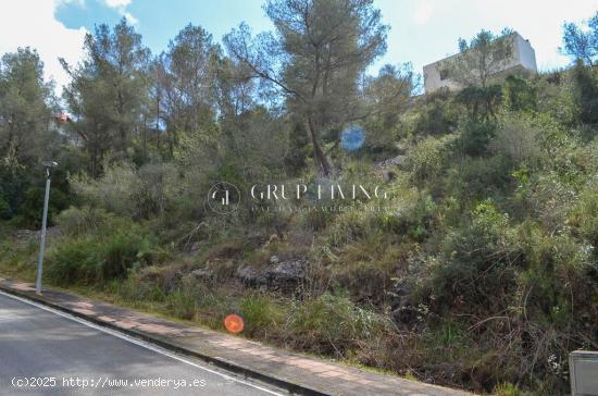 TERRENO A DOS CALLES EN MAS ALBA - BARCELONA