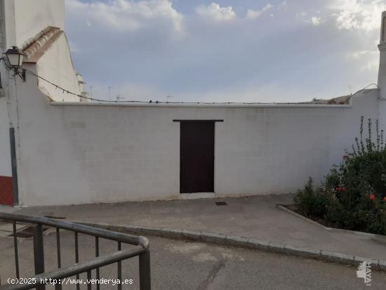  Chalet independiente y chalet adosado en venta en Calle Iglesia, Bajo, 06920, Azuaga - BADAJOZ 