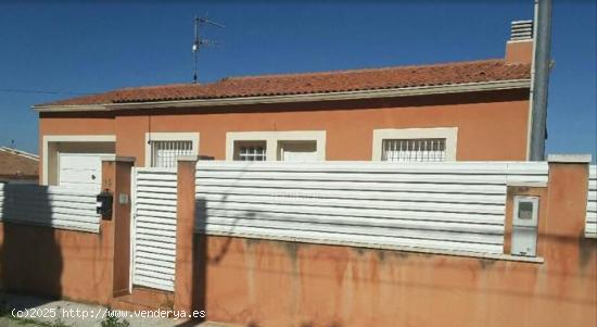 SE VENDE CASA EN CANYELLES - BARCELONA