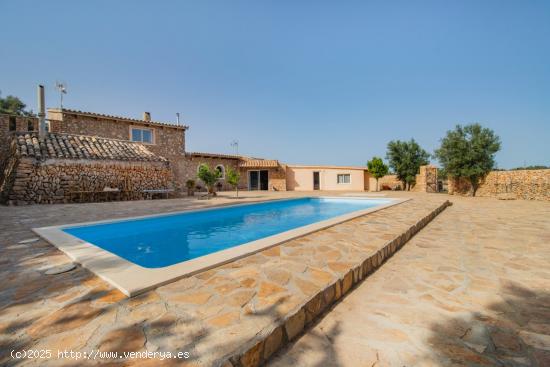  Finca rustica con piscina cerca de Llucmajor pueblo - BALEARES 