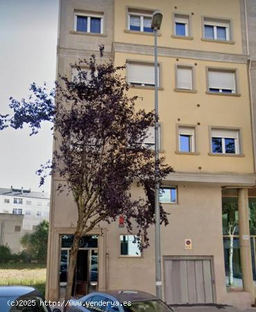  OPORTUNIDAD!!!!SE VENDE O ALQUILA  BUENA PLAZA DE GARAJE EN ZONA CASTIÑEIRO - LUGO 