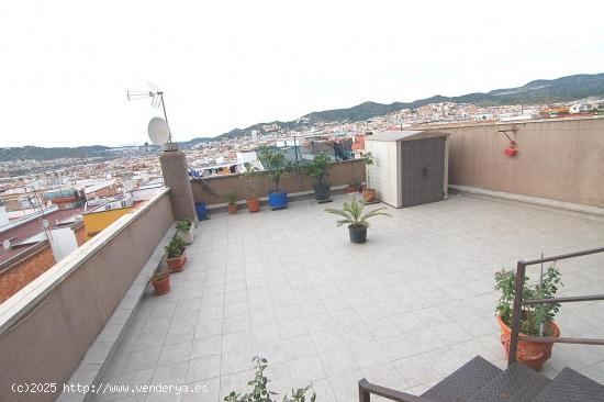 Estupendo piso con terraza 70 m2 - BARCELONA