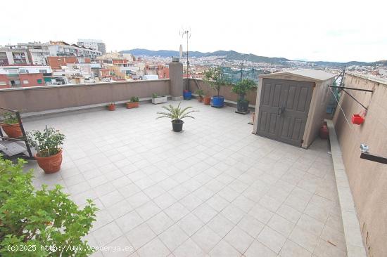 Estupendo piso con terraza 70 m2 - BARCELONA