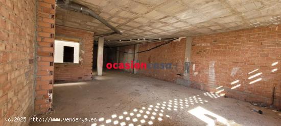  LOCAL COMERCIAL EN BRUTO - CORDOBA 