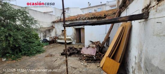 SE VENDE CASA PARA DERRUIR - CORDOBA