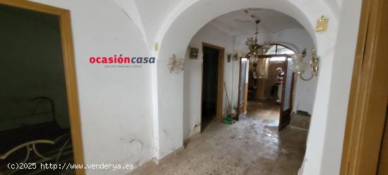 SE VENDE CASA PARA DERRUIR - CORDOBA