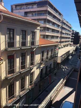  CALLE SANTIAGO - VALLADOLID 