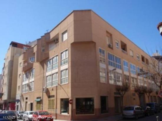  VENTA O ALQUILER DE DOS OFICINAS  AL LADO DE LA ACADEMIA DE ESTUDIOS NEWTON. - ALMERIA 