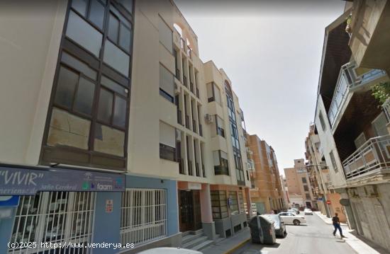 170 m2 LOCAL DIAFANO CERCA DE LA PLAZA DE LA IGLESIA - ALMERIA