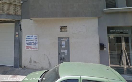  LOCAL COMERCIAL EN BASTO CON FACHADA A DOS CALLES - ALMERIA 