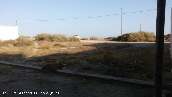 SOLAR EN MATAGORDA - ALMERIA