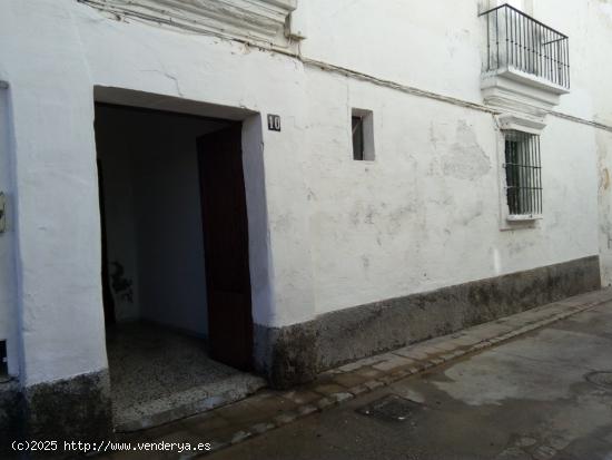 CASA PARA DERRIBAR EN EL CASCO ANTIGUO - CADIZ