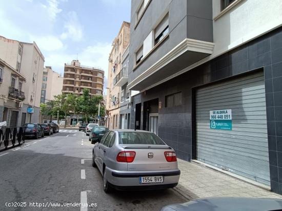 Local comercial cerca de la Avenida de la Libertad y Estación de tren - ALICANTE