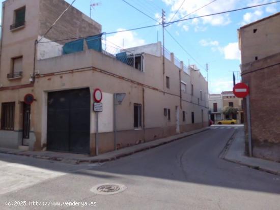 Casa esquinera en venta en calle San Marcos - CASTELLON