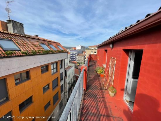 Edificio con garaje y local comercial en el centro de Ribeira - A CORUÑA