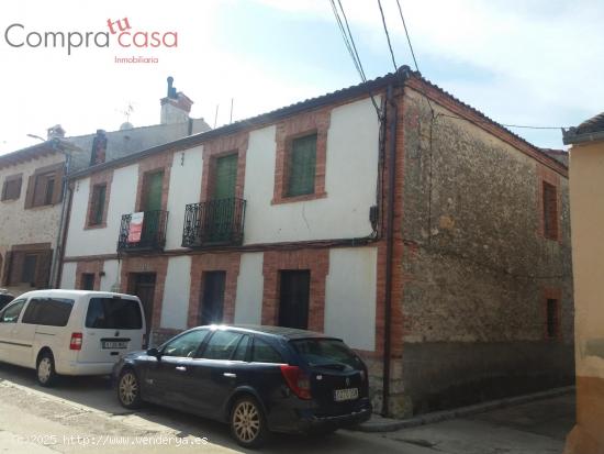 VENTA-CASA CON PATIO y ALMACEN-VEGANZONES. - SEGOVIA