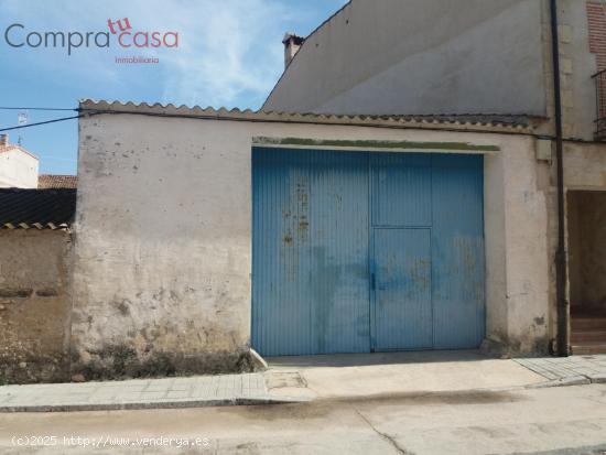 VENTA-CASA CON PATIO y ALMACEN-VEGANZONES. - SEGOVIA