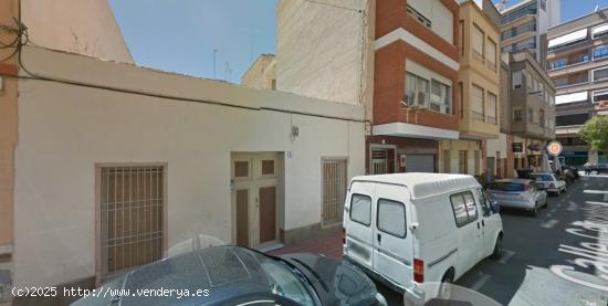 Casa Solar de 298 m2  junto a Glorieta y calle del Muelle. - ALICANTE