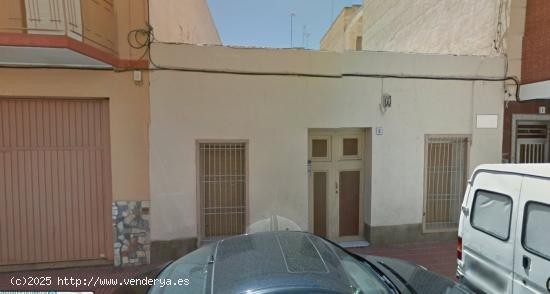 Casa Solar de 298 m2  junto a Glorieta y calle del Muelle. - ALICANTE