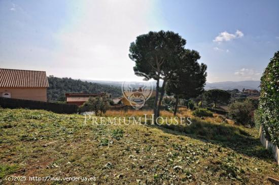 Terreno plano en Mas Mora / Tordera en una zona muy verde y tranquila - BARCELONA