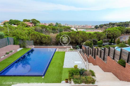 Casa en venta con inmejorables vistas mar y piscina en Calella - BARCELONA